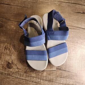 Clarks Cloudsteppers Womens Strap On Sandals Blue 6